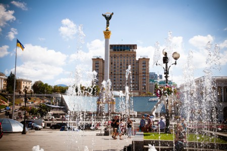 Стела Независимости на главной площади города
